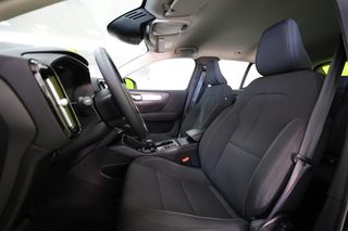 Volvo XC40 Momentum Pro T2 1.5 129CV Auto Azul