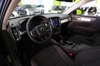 Volvo XC40 Momentum Pro T2 1.5 129CV Auto Azul