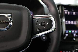 Volvo XC40 Momentum Pro T2 1.5 129CV Auto Azul