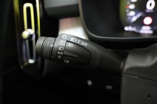 Volvo XC40 Momentum Pro T2 1.5 129CV Auto Azul