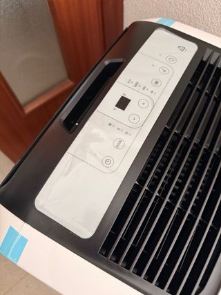 Pingüino Delonghi 9890BTU