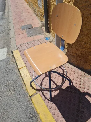 Silla de estudio madera y metal