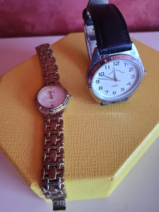 Lote 2 Relojes Lotus y Giorge Valentian
