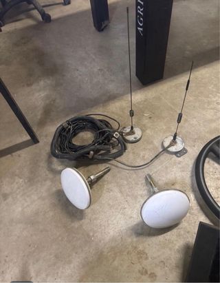 Volante y pantalla GPS