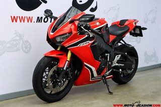 HONDA CBR 1000 RR FIREBLADE