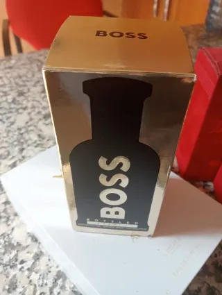 Scatole vuote di profumi vari solo su Wallapop