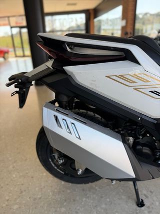 Zontes 368G Adventure Blanca y Dorada