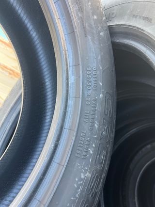 Neumático usado 265/50 R20 111V