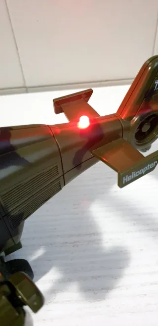 Soldato action figure ed elicottero