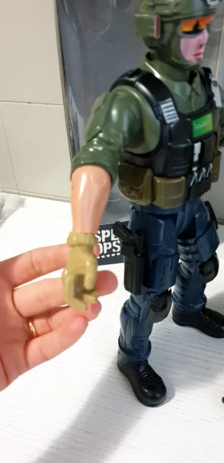 Soldato action figure ed elicottero