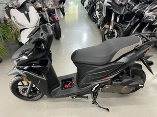 QJ Motors 288km Scooter Negra . 6 años garantia.