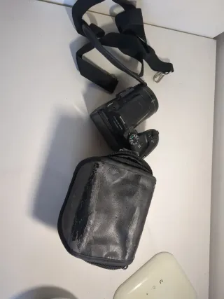 Cámara Nikon COOLPIX B500 Negra con Funda y correa