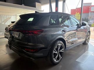 AUDI Q6 e-tron quattro Black line 388Cv