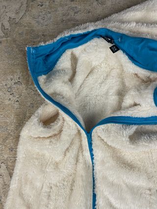 Chaleco Fila con Capucha Blanco y Azul