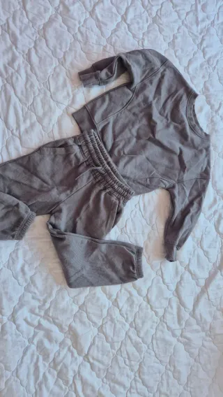 Conjunto chándal gris