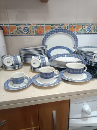 Vajilla Pontesa Hipercor Azul y Blanco