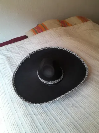 Sombrero Charro Mexicano Negro y Plateado