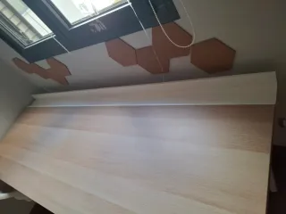 Escritorio madera de Ikea. Medida 200 x 60cm