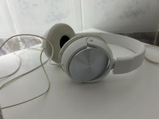 Cascos SONY Blancos y Plateados