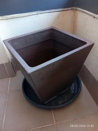 Maceteros Polietileno Alta Intensidad Marrones