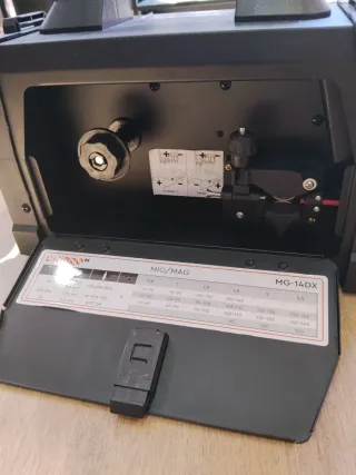 Soldadora Dnipro-M MG-140DX 4000W Semiautomatica