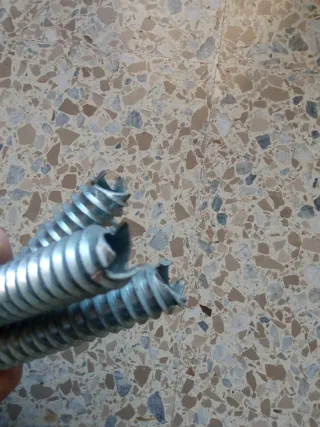 3 Tornillos de Hielo