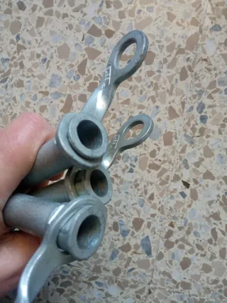 3 Tornillos de Hielo