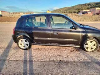 Renault Clio 2005