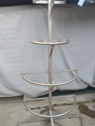 Pie jamonero metálico