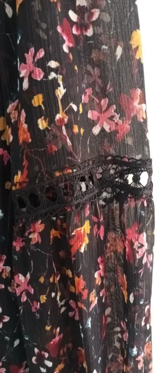 Vestido naf naf floral negro talla S