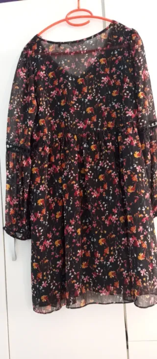 Vestido naf naf floral negro talla S