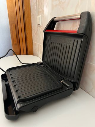Plancha Parrilla Eléctrica George Foreman Roja