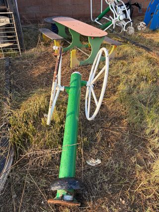 Parque infantil con tobogán