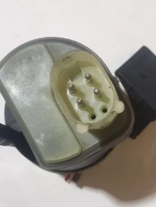 Bomba de combustible BMW e91 2006