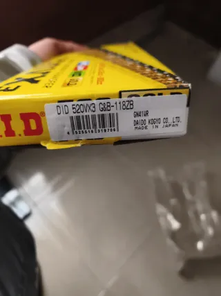 Cadena DID 520VX3 Negra/Dorada