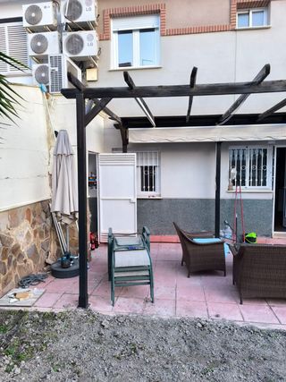 Pérgola madera 10x3m con toldos a desmontar