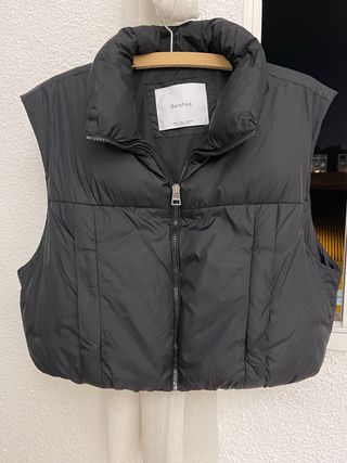 Chaleco Bershka Negro