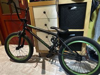 Bicicleta BMX Verde, nueva, cuadro aluminio