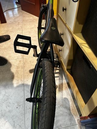 Bicicleta BMX Verde, nueva, cuadro aluminio