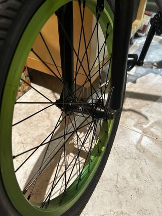 Bicicleta BMX Verde, nueva, cuadro aluminio
