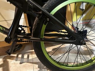 Bicicleta BMX Verde, nueva, cuadro aluminio