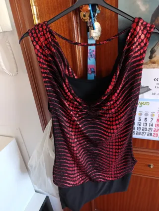 Blusa tirantes lentejuelas rojo y negro