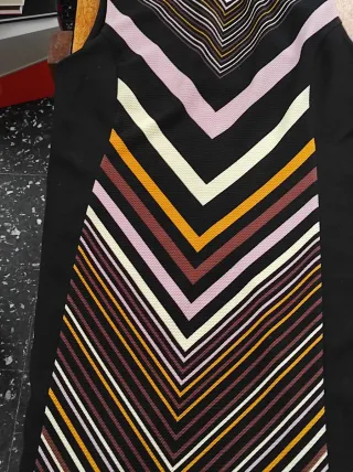 Tubino nero 80% lana righe colorate