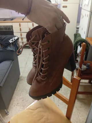 Botas tacón marrones talla 39