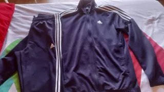Abbigliamento sportivo Adidas blu