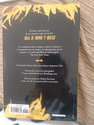 Trilogía Hija de humo y hueso.