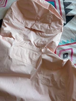 Chaqueta cortavientos The North Face rosa