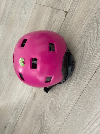 Casco se regala al comprar la bici.