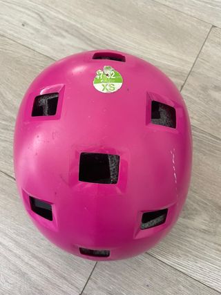 Casco se regala al comprar la bici.