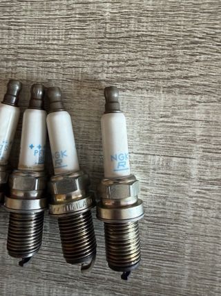 Bujías NGK PFR7S8EG (4 unidades)